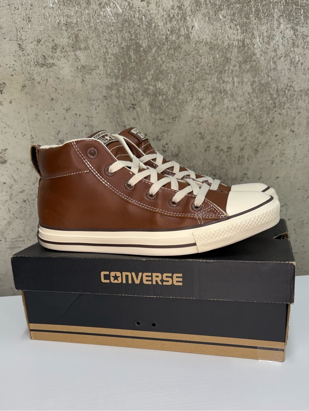 Converse Chuck Taylor Pinecone Brown Leather Sneakers Men’s 8